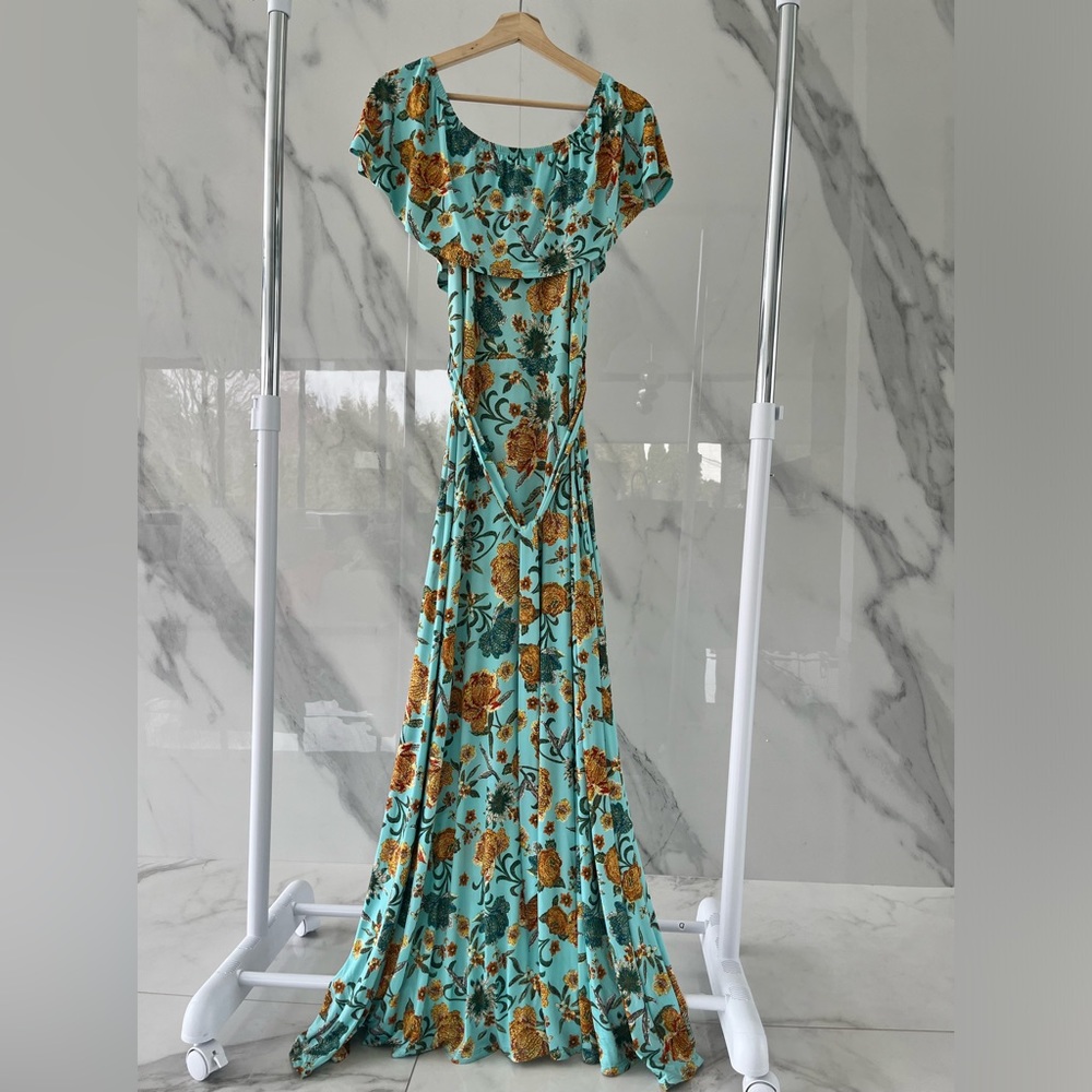 Off shoulder beautiful summer dress